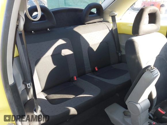 2000 Volkswagen Beetle GLS с VIN 3VWCD21C2YM498598, выставлен на аукционе IAAI как лот 41961960 с пробегом 193 228 миль миль и . История ставок и продаж доступна на DreamBid. Изображение 8.