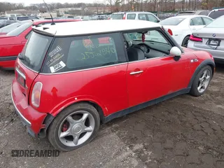 2004 MINI Hardtop with VIN WMWRC334X4TC50476, listed as a IAAI auction lot 41636967 with Not Provided miles and . Bid and sale history available at DreamBid. Image 4.