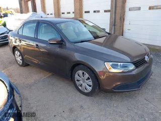2014 Volkswagen Jetta Sedan SE w/Connectivity with VIN 3VWB07AJ4EM422881, listed as a IAAI auction lot 41362404 with NaN miles. Bid and sale history available at carsss.com. Image 1.