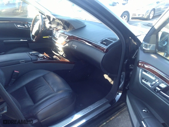 2012 Mercedes-Benz S-Class S 550 with VIN WDDNG7DB3CA437713, listed as a IAAI auction lot 35348392 with 74,672 mi miles. Bid and sale history available at carsss.com. Image 5.