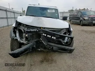 2024 Ford Bronco Wildtrak z VIN 1FMEE2BP4RLA19493, wystawiony jako Copart lot #57669545 z przebiegiem 12 065 mil mil oraz Szkoda całkowita • Salvage title. Historia ofert i sprzedaży dostępna na DreamBid. Obrazek 13.