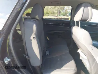 2016 Kia Sorento LX with VIN 5XYPGDA56GG029499, listed as a IAAI auction lot 41512850 with 179,971 mi miles. Bid and sale history available at carsss.com. Image 8.