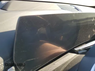 2024 BMW X1 xDrive28i z VIN WBX73EF02R5Z31516, wystawiony jako Copart lot #52913595 z przebiegiem Nie podano mil oraz Szkody całkowita. Historia ofert i sprzedaży dostępna na DreamBid. Obrazek 9.