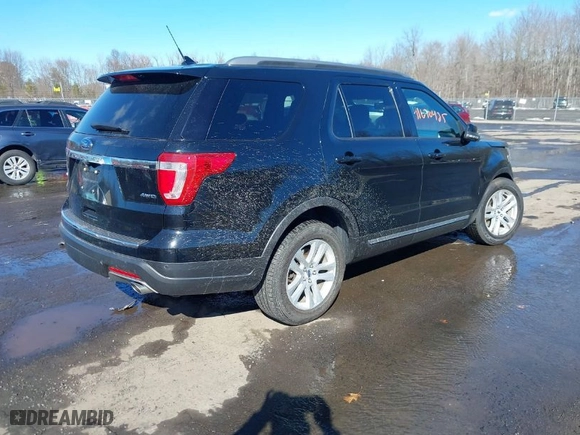 2018 Ford Explorer XLT with VIN 1FM5K8D88JGC89048, listed as a IAAI auction lot 41670425 with 97,498 mi miles. Bid and sale history available at carsss.com. Image 4.
