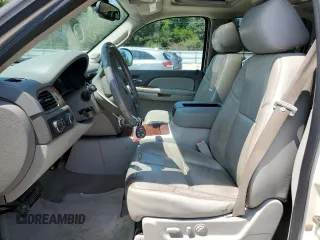 2008 Chevrolet Suburban LTZ with VIN 1GNFK16388R213823, listed as a Copart auction lot 57807615 with 329,193 mi miles and Clean title. Bid and sale history available at DreamBid. Image 7.