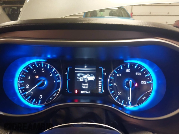 2018 Chrysler Pacifica Touring L with VIN 2C4RC1BG3JR330401, listed as a IAAI auction lot 41250303 with 86,975 mi miles and . Bid and sale history available at DreamBid. Image 7.