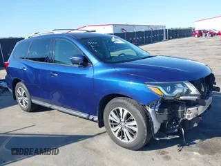 2017 Nissan Pathfinder S with VIN 5N1DR2MN3HC654053, listed as a IAAI auction lot 42059336 with 114,253 mi miles. Bid and sale history available at carsss.com. Image 1.