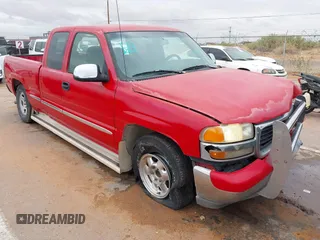 2000 GMC Sierra 1500 SLE z VIN 1GTEC19T4YZ165637, wystawiony jako IAAI lot #42532810 z przebiegiem 180 104 mil mil oraz . Historia ofert i sprzedaży dostępna na DreamBid. Obrazek 1.