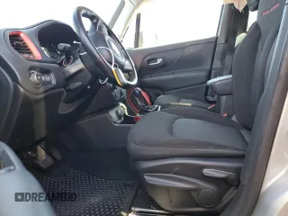 2018 Jeep Renegade Trailhawk with VIN ZACCJBCB6JPH07876, listed as a Copart auction lot 49215785 with 124,465 mi miles and Salvage Title. Bid and sale history available at carsss.com. Image 7.