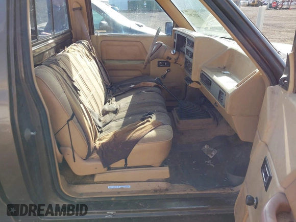 1988 Dodge Dakota with VIN 1B7GR14X0JS761859, listed as a IAAI auction lot 42012991 with 195,614 mi miles and . Bid and sale history available at DreamBid. Image 5.