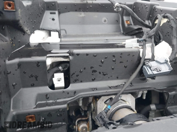 2017 Cadillac CTS-V z VIN 1G6A15S64H0156458, wystawiony jako IAAI lot #41565537 z przebiegiem Nie podano mil oraz . Historia ofert i sprzedaży dostępna na DreamBid. Obrazek 15.