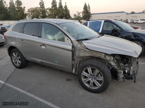 2016 Volvo XC60 T6 Drive-E with VIN YV449MDK4G2856889, listed as a Copart auction lot 83114094 with 126,561 mi miles and Salvage Title. Bid and sale history available at carsss.com. Image 4.