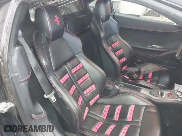 2011 Ferrari 458 Italia z VIN ZFF67NFA7B0178589, wystawiony jako IAAI lot #41285530 z przebiegiem 9226 mil mil oraz . Historia ofert i sprzedaży dostępna na DreamBid. Obrazek 8.