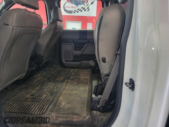 2019 Ford F-250 XL z VIN 1FT7W2B68KEF37148, wystawiony jako IAAI lot #42569097 z przebiegiem 201 085 mil mil oraz . Historia ofert i sprzedaży dostępna na DreamBid. Obrazek 9.