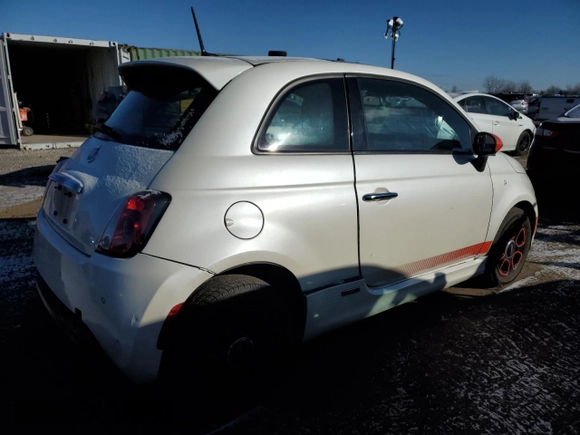 2013 FIAT 500e с VIN 3C3CFFGE2DT714158, выставлен на аукционе Copart как лот 85151624 с пробегом 71 980 миль миль и Списание • Salvage title. История ставок и продаж доступна на DreamBid. Изображение 3.