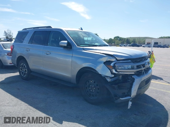 2024 Ford Expedition XLT with VIN 1FMJU1H85REA20278, listed as a IAAI auction lot 41739245 with 26,079 mi miles. Bid and sale history available at carsss.com. Image 1.