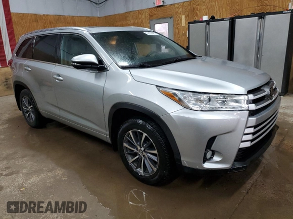 2018 Toyota Highlander SE with VIN 5TDJZRFHXJS846274, listed as a Copart auction lot 58130425 with 123,439 mi miles and Clean title. Bid and sale history available at DreamBid. Image 4.