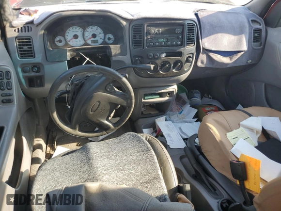 2001 Ford Escape XLS with VIN 1FMYU02161KE97828, listed as a Copart auction lot 62542154 with 186,810 mi miles and Salvage Title. Bid and sale history available at carsss.com. Image 8.