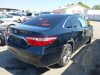 2017 Toyota Camry XLE with VIN 4T1BF1FK2HU390198, listed as a IAAI auction lot 41895229 with 132,216 mi miles. Bid and sale history available at carsss.com. Image 4.