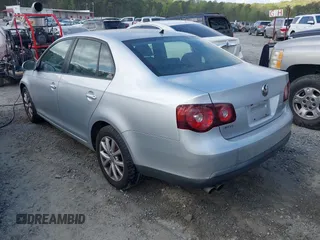 2010 Volkswagen Jetta Sedan Limited with VIN 3VWRZ7AJ2AM130287, listed as a IAAI auction lot 41964394 with 178,061 mi miles. Bid and sale history available at carsss.com. Image 3.
