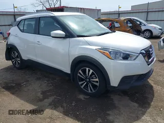 2020 Nissan Kicks SV with VIN 3N1CP5CV3LL522922, listed as a IAAI auction lot 41844552 with 61,604 mi miles. Bid and sale history available at carsss.com. Image 1.