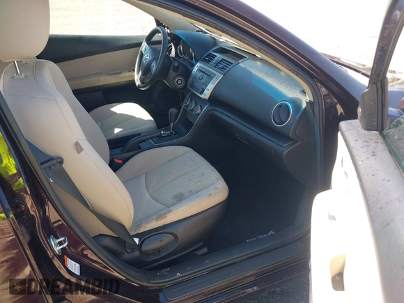 2011 Mazda Mazda6 i Sport with VIN 1YVHZ8BH0B5M04586, listed as a IAAI auction lot 42049308 with 136,802 mi miles. Bid and sale history available at carsss.com. Image 5.