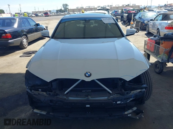 2019 BMW 3 Series 330i xDrive with VIN WBA5R7C54KAJ79701, listed as a IAAI auction lot 41871962 with 70,479 mi miles. Bid and sale history available at carsss.com. Image 13.