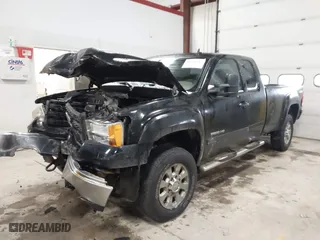 2011 GMC Sierra 2500HD Work Truck with VIN 1GT22ZCG8BZ414013, listed as a IAAI auction lot 41274715 with 1 mi miles. Bid and sale history available at carsss.com. Image 17.