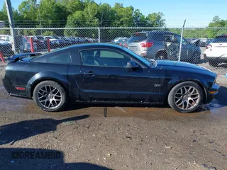 2007 Ford Mustang GT Deluxe с VIN 1ZVFT82H075309397, выставлен на аукционе IAAI как лот 42197424 с пробегом 279 403 миль миль и . История ставок и продаж доступна на DreamBid. Изображение 13.
