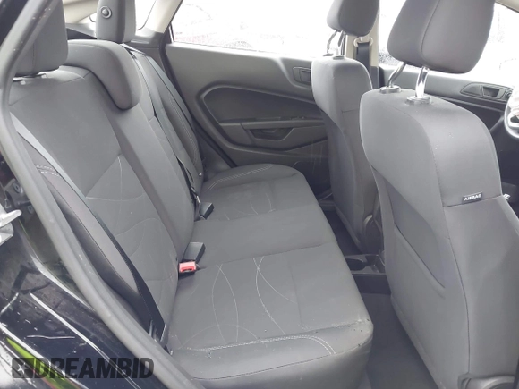 2018 Ford Fiesta SE z VIN 3FADP4BJ0JM104163, wystawiony jako IAAI lot #42306860 z przebiegiem 45 992 mil mil oraz . Historia ofert i sprzedaży dostępna na DreamBid. Obrazek 8.