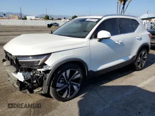 2024 Volvo XC40 с VIN YV4L12UF8R2341133, выставлен на аукционе Copart как лот 52930115 с пробегом 14 022 миль миль и Списание • Salvage title. История ставок и продаж доступна на DreamBid. Изображение 1.