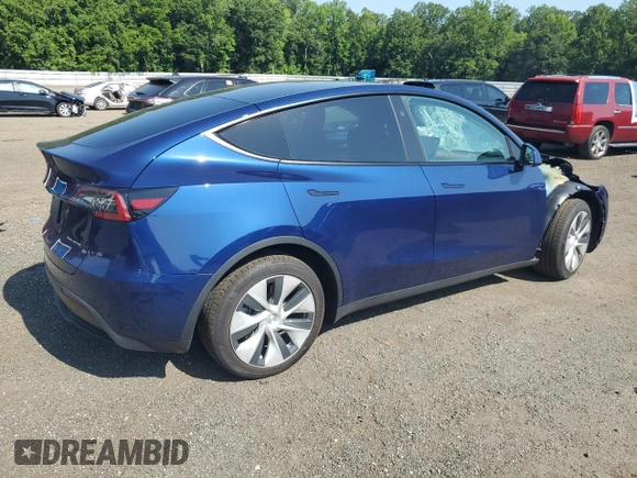 2024 Tesla Model Y Long Range with VIN 7SAYGDEE4RF032154, listed as a Copart auction lot 61973635 with 10,022 mi miles and Salvage title. Bid and sale history available at DreamBid. Image 3.