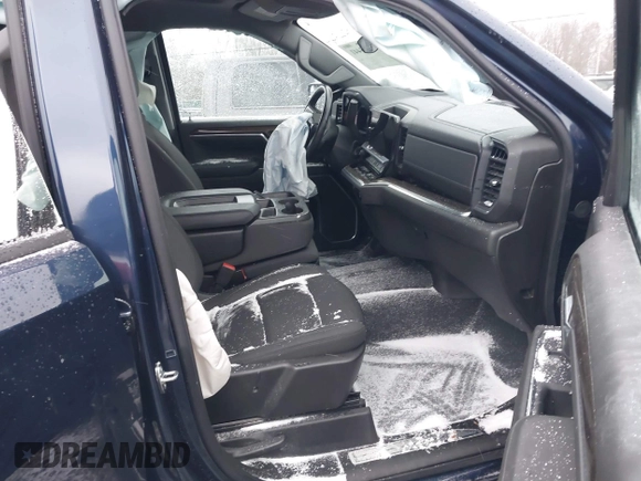 2022 Chevrolet Silverado 1500 LT with VIN 1GCUDDET0NZ597606, listed as a IAAI auction lot 40943441 with 32,673 mi miles and . Bid and sale history available at DreamBid. Image 5.