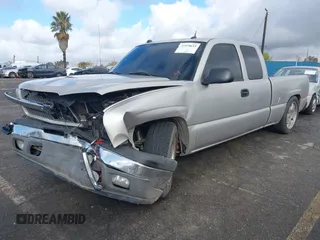 2005 Chevrolet Silverado 1500 LS with VIN 2GCEC19T651252136, listed as a IAAI auction lot 41579633 with 178,625 mi miles and . Bid and sale history available at DreamBid. Image 2.