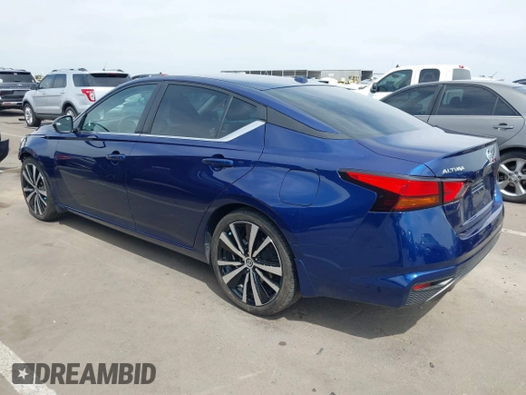 2019 Nissan Altima SR with VIN 1N4AL4CVXKC226595, listed as a IAAI auction lot 41895582 with 45,019 mi miles and . Bid and sale history available at carsss.com. Image 3.