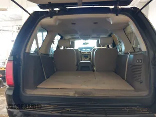 2004 Lincoln Navigator Luxury z VIN 5LMFU28R24LJ32994, wystawiony jako IAAI lot #41264240 z przebiegiem 210 421 mil mil oraz . Historia ofert i sprzedaży dostępna na DreamBid. Obrazek 17.