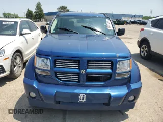2010 Dodge Nitro SXT z VIN 1D4PU5GK4AW102426, wystawiony jako Copart lot #59491565 z przebiegiem 160 803 mil mil oraz Czysty tytuł • Clean title. Historia ofert i sprzedaży dostępna na DreamBid. Obrazek 5.
