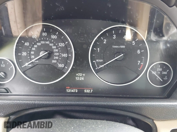 2013 BMW 3 Series 328i xDrive с VIN WBA3B5C55DF592295, выставлен на аукционе IAAI как лот 42231213 с пробегом 131 473 миль миль и . История ставок и продаж доступна на DreamBid. Изображение 15.