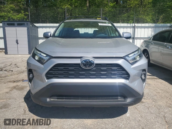 2023 Toyota RAV4 XLE Premium z VIN 2T3A1RFV4PW405924, wystawiony jako Copart lot #51875765 z przebiegiem 3 905 mil mil oraz Szkoda całkowita • Salvage title. Historia ofert i sprzedaży dostępna na DreamBid. Obrazek 5.