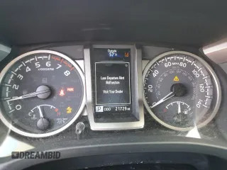 2023 Toyota Tacoma SR5 z VIN 3TMAZ5CNXPM207548, wystawiony jako Copart lot #48767455 z przebiegiem 21 729 mil mil oraz Szkoda całkowita • Salvage title. Historia ofert i sprzedaży dostępna na DreamBid. Obrazek 9.