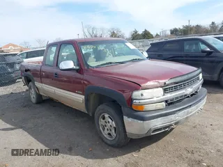 2001 Chevrolet Silverado 1500 LS with VIN 1GCEK19T01E207687, listed as a IAAI auction lot 41672393 with 329,279 mi miles. Bid and sale history available at carsss.com. Image 1.