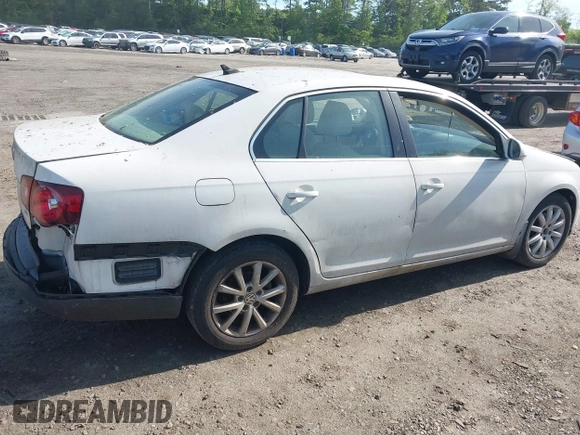 2010 Volkswagen Jetta Limited Edition with VIN 3VWRZ7AJ7AM058938, listed as a IAAI auction lot 42348838 with 102,482 mi miles and . Bid and sale history available at DreamBid. Image 6.
