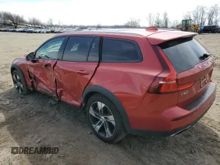 2021 Volvo V60 z VIN YV4102WK9M1070764, wystawiony jako Copart lot #46495284 z przebiegiem 30 074 mil mil oraz . Historia ofert i sprzedaży dostępna na DreamBid. Obrazek 2.