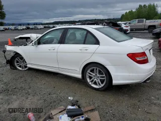 2013 Mercedes-Benz C 300 Sport z VIN WDDGF8AB3DR257916, wystawiony jako Copart lot #58555775 z przebiegiem Nie podano mil oraz Szkoda całkowita • Salvage title. Historia ofert i sprzedaży dostępna na DreamBid. Obrazek 2.