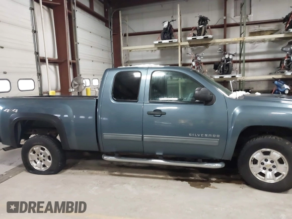 2013 Chevrolet Silverado 1500 LT with VIN 1GCRKSE70DZ137623, listed as a IAAI auction lot 41176402 with 134,194 mi miles and . Bid and sale history available at DreamBid. Image 13.