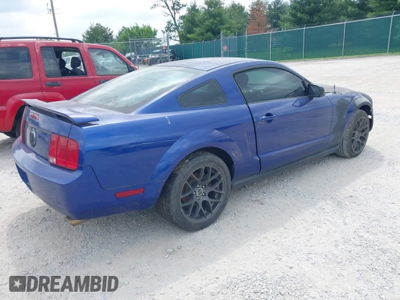 2005 Ford Mustang Deluxe z VIN 1ZVFT80N855245440, wystawiony jako IAAI lot #42428523 z przebiegiem 200 198 mil mil oraz . Historia ofert i sprzedaży dostępna na DreamBid. Obrazek 4.