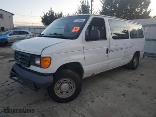 2005 Ford Econoline Wagon XL with VIN 1FMRE11W95HB38612, listed as a Copart auction lot 81109484 with 0 mi miles and Salvage Title. Bid and sale history available at carsss.com. Image 1.