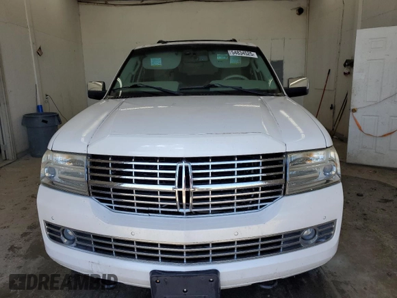 2010 Lincoln Navigator с VIN 5LMJJ3J58AEJ10157, выставлен на аукционе Copart как лот 54834525 с пробегом 181 146 миль миль и Списание • Salvage title. История ставок и продаж доступна на DreamBid. Изображение 5.