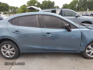 2015 Mazda 3 i SV z VIN JM1BM1T77F1251936, wystawiony jako IAAI lot #42124495 z przebiegiem 82 805 mil mil oraz . Historia ofert i sprzedaży dostępna na DreamBid. Obrazek 14.