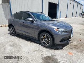 2018 Alfa Romeo Stelvio Ti Sport z VIN ZASFAKNN8J7B86006, wystawiony jako Copart lot #55559705 z przebiegiem 48 588 mil mil oraz Szkoda całkowita • Salvage title. Historia ofert i sprzedaży dostępna na DreamBid. Obrazek 4.